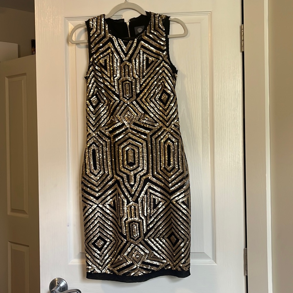 Vince Camuto, black / gold sequin cocktail dress, size 4